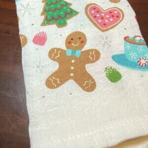 Holiday Towel Set- White Cotton- Gingerbread-Christmas-Kitchen